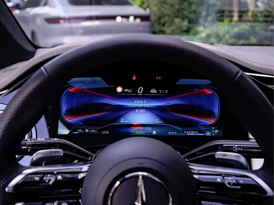 Mercedes EQE - фото 11