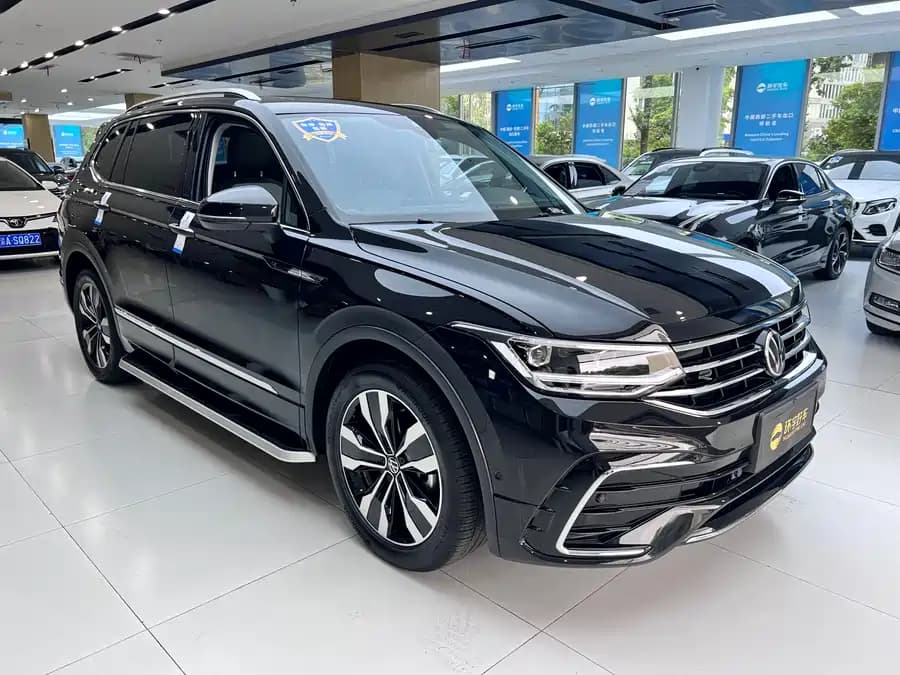 Volkswagen Tiguan - фото 3