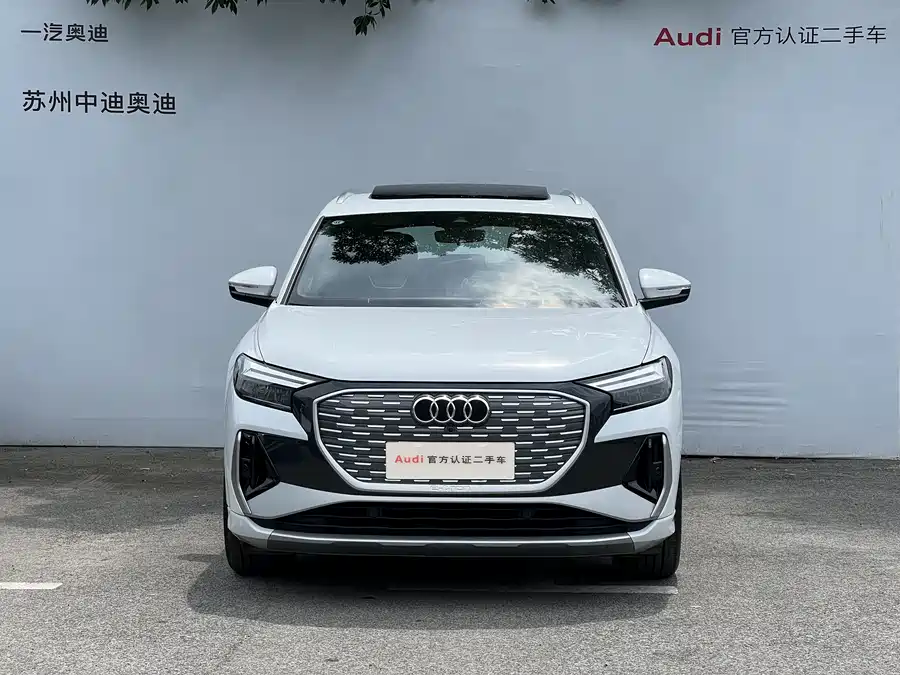 Audi Q4 - фото 2