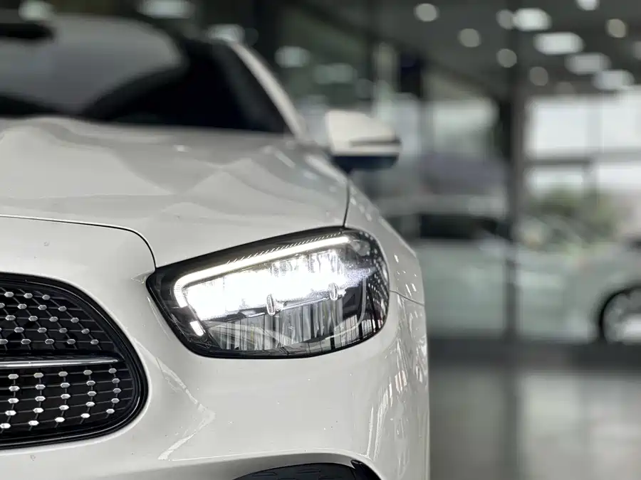 Mercedes E-Class - фото 13