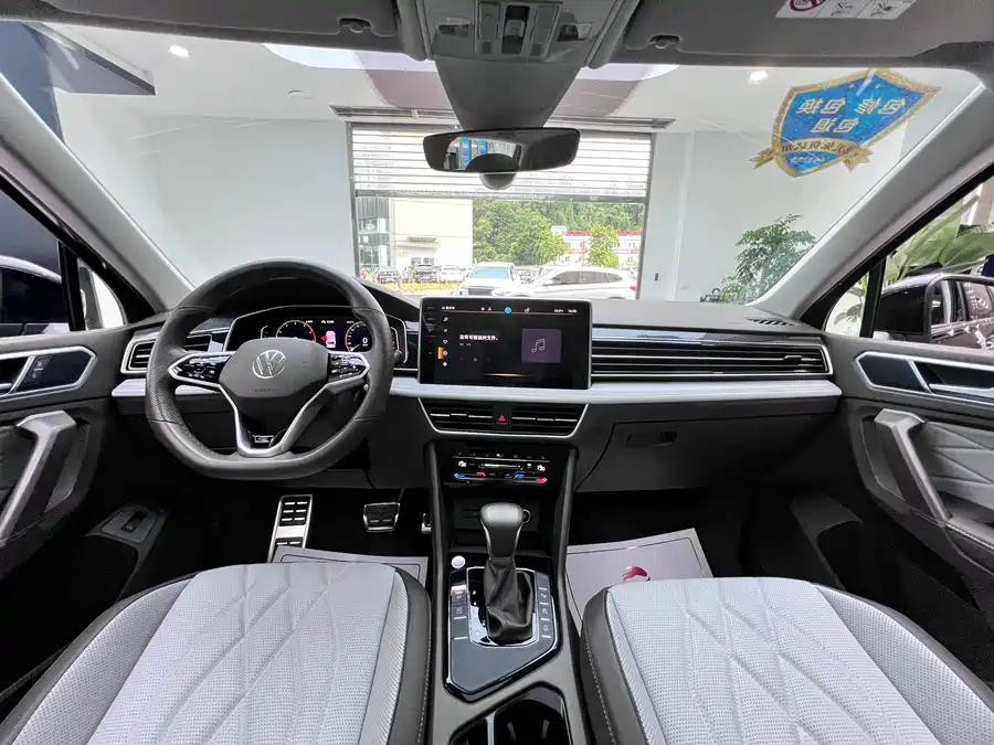 Volkswagen Tiguan - фото 20